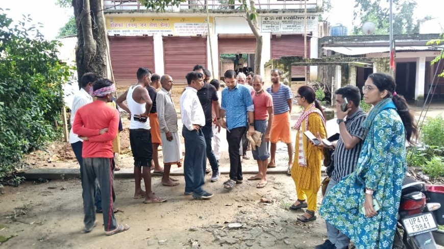ग्राम खजुरिया के अन्त्येष्टि स्थल के चक मार्ग की पैमाइश हुई