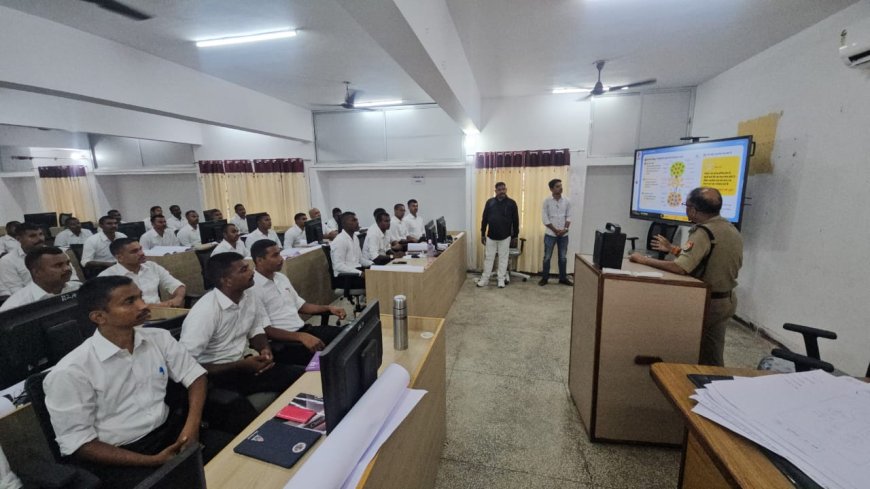 01 दिवसीय राष्ट्रीय कर्मयोगी कार्यक्रम रिजर्व पुलिस लाइन चित्रकूट में सम्पन्न।
