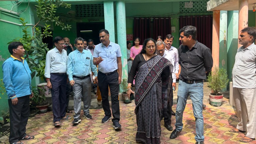 जिलाधिकारी व कुलपति मां विंध्यवासिनी विश्वविद्यालय आर्य कन्या पी जी कालेज का किया निरीक्षण