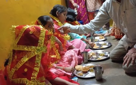 आज नवमी के पावन अवसर पर नौ कन्याओं पूजा की गई और भोजन कराया गया मां का आशीर्वाद प्राप्त हुआ