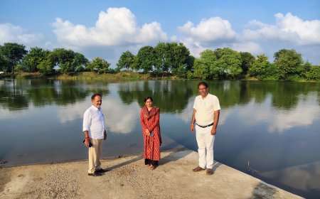 अपर जिलाधिकारी वित्त एवं राजस्व  उमेश चंद्र निगम द्वारा जनपद में दुर्गा प्रतिमा विसर्जन हेतु  तैयार किए गए  बनकट तालाब/घाटों का निरीक्षण किया गया।