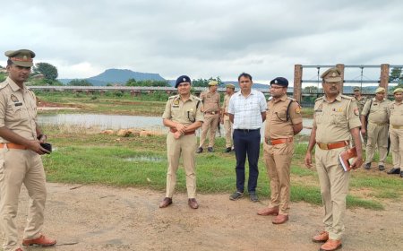 धंधरौल बंधा में दुर्गा प्रतिमाओं के विसर्जन के दृष्टिगत पुलिस अधीक्षक द्वारा किया गया निरीक्षण