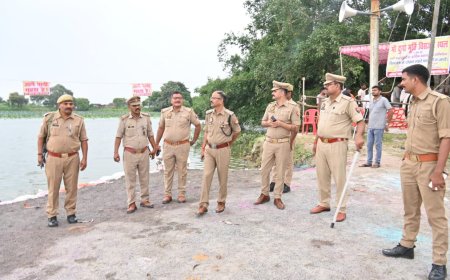 पुलिस अधीक्षक द्वारा मूर्ति विसर्जन स्थल बुईया बाई तालाब सीतापुर का भ्रमण कर सुरक्षा व्यवस्था का जायजा लिया गया