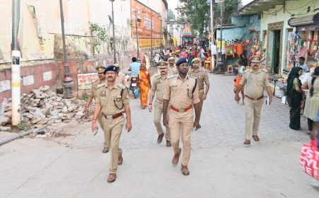 पुलिस उपमहानिरीक्षक चित्रकूटधाम परिक्षेत्र बांदा द्वारा दीपावली मेला की तैयारियों को लेकर सुरक्षा व्यवस्था का जायजा लिया गया
