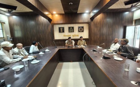 पुलिस अधीक्षक चित्रकूट की अध्यक्षता में पुलिस कार्यालय स्थित राघव प्रेक्षागार में पुलिस पेंशनर्स की बैठक का आयोजन किया गया।