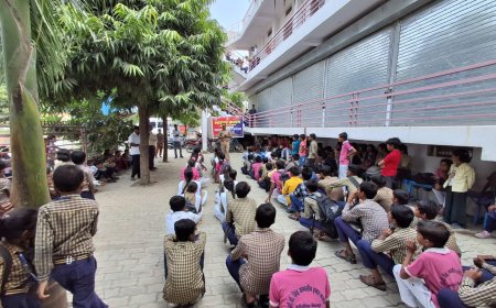 राष्ट्रीय साइबर सुरक्षा जागरुकता (NCSAM) के दृष्टिगत जनपद के साइबर थाना टीम द्वारा प्रकाश नारायण सर्वोदय विद्यालय मानिकपुर चित्रकूट में साइबर जागरुकता कार्यक्रम का आयोजन किया गया