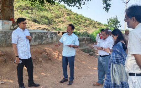 दीपावली मेले को देखते हुए जिलाधिकारी  ने बेड़ी पुलिया, रामशैया, भरथौल, शिवरामपुर का भ्रमण कर सड़कों की साफ सफाई की व्यवस्थाओं का जायजा लिए।