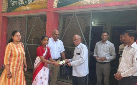 छात्रा बनी एक दिन के लिए जिला कृषि अधिकारी चित्रकूट