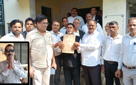 तहसील बार एसोसिएशन के चुनाव मे नामांकन पत्र बिक्री के अंतिम दिन खरीदे गए विभिन्न पदों के पर्चे।