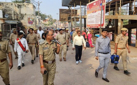 जिलाधिकारी एवं पुलिस अधीक्षक चित्रकूट द्वारा आज दीपावली मेला की व्यवस्थाओं को लेकर तीर्थ क्षेत्र रामघाट एवं परिक्रमा मार्ग सहित विभिन्न पार्किंग स्थलों का औचक निरीक्षण किया।