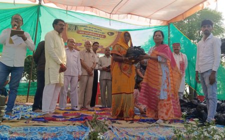 आदिवासी गांव बिजहना में अंधेरे घरों की दिवाली बनो कार्यक्रम का हुआ भव्य आयोजन