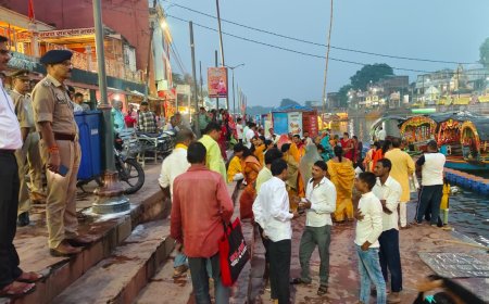 छठ पूजा के त्यौहार को सकुशल सम्पन्न कराए जाने के दृष्टिगत पुलिस अधीक्षक चित्रकूट द्वारा रामघाट क्षेत्र एवं मंदाकिनी नदी पुल कर्वी के पास घाट का भ्रमण कर सुरक्षा व्यवस्था का जायजा लिया।