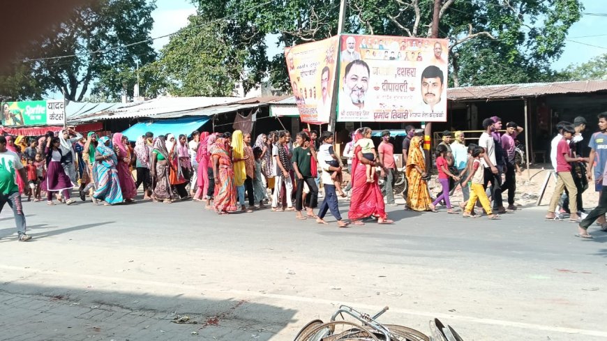 सरयू नदी घाघरा के सरदहा,सनांवा इटहुवा पूरब घाटों पर सुरक्षा के साथ मूर्ति विसर्जित कराई गई