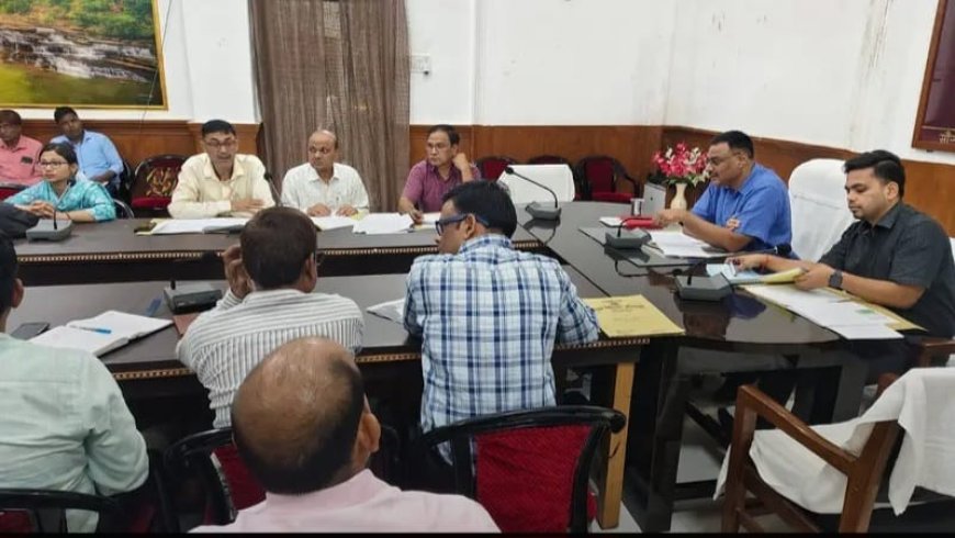 विकास योजना में रुचि लेकर खंड विकास अधिकारी कार्यों को लाए तेजी गौशालाओं को शुद्धिकरण करते हुए प्रत्येक ब्लॉक में काम से कम एक-एक बने मॉडल गौशाला गौशाला