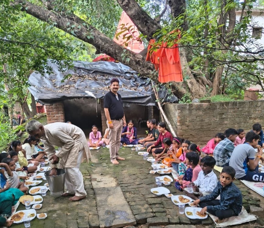 सेवा भारती द्वारा संचालित बजरंग बाल संस्कार केंद्र( बान तालाब सीतापुर चित्रकूट) में भव्य कन्या भोज का आयोजन किया गया।
