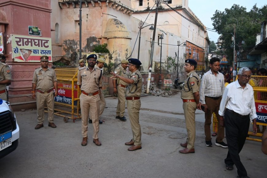 पुलिस उपमहानिरीक्षक चित्रकूटधाम परिक्षेत्र बांदा द्वारा दीपावली मेला की तैयारियों को लेकर सुरक्षा व्यवस्था का जायजा लिया गया