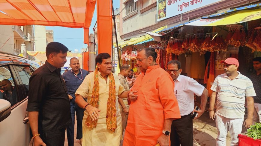 प्रदेश के ऊर्जा एवं नगर विकास मंत्री ने विन्ध्याचल पहुंचकर मां विन्ध्यवासिनी देवी का किया दर्शन पूजन