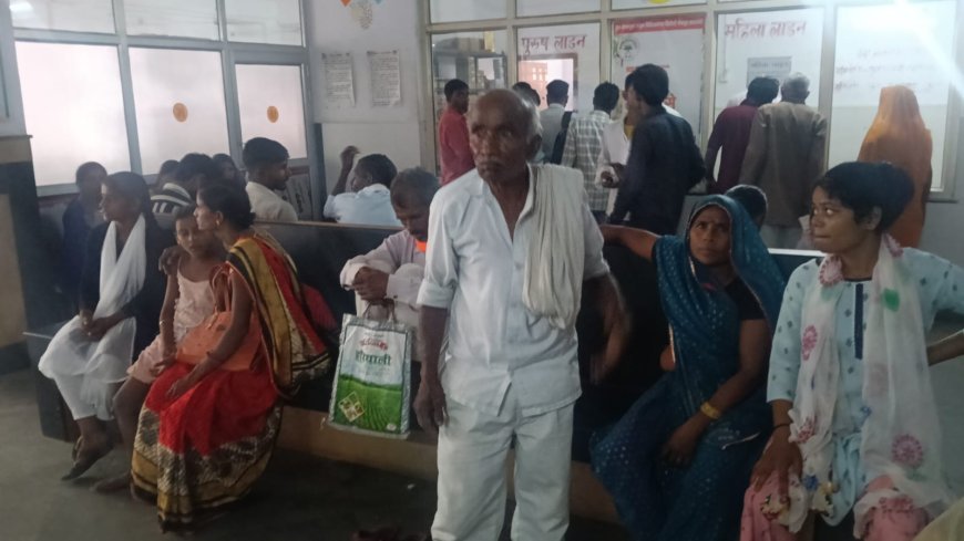 संयुक्त चिकित्सालय सिरौलीगौसपुर की ओ पी डी में मरीजों की उमडी भीड़