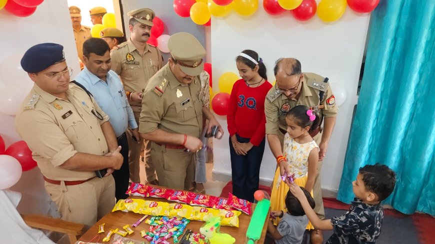 पुलिस अधीक्षक द्वारा थाना मऊ परिसर में शिशु गृह का फीता काटकर किया गया उद्घाटन