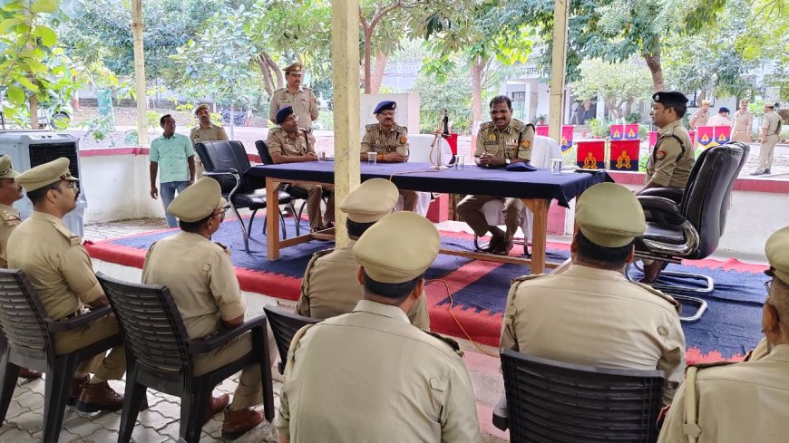 अपर पुलिस महानिदेशक ट्रेनिंग द्वारा पुलिस लाइन प्रशिक्षण केन्द्र चित्रकूट का किया गया निरीक्षण तथा प्रशिक्षण की गुणवक्ता बढ़ाने हेतु दिया गया निर्देश