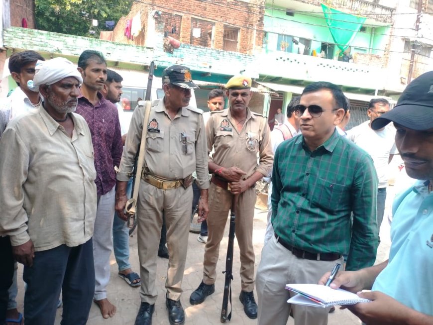 मंडला आयुक्त ने कर्वी विकासखण्ड में किया औचक निरीक्षण, स्वास्थ्य, शिक्षा व खाद वितरण व्यवस्था को दुरुस्त रखने के दिए निर्देश