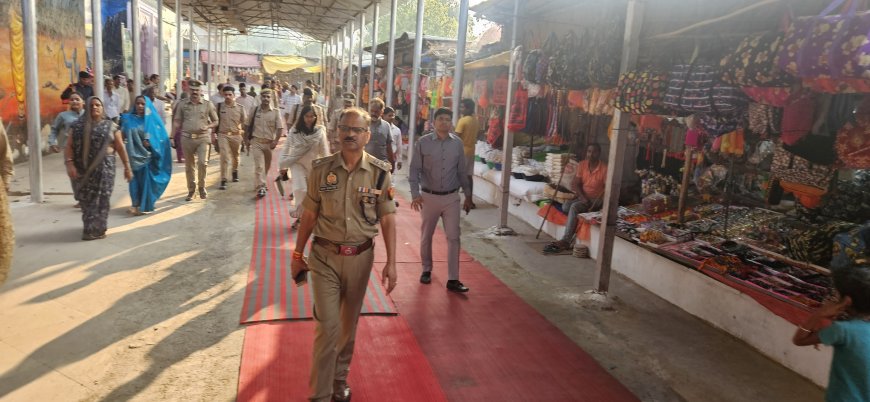 जिलाधिकारी एवं पुलिस अधीक्षक चित्रकूट द्वारा आज दीपावली मेला की व्यवस्थाओं को लेकर तीर्थ क्षेत्र रामघाट एवं परिक्रमा मार्ग सहित विभिन्न पार्किंग स्थलों का औचक निरीक्षण किया।