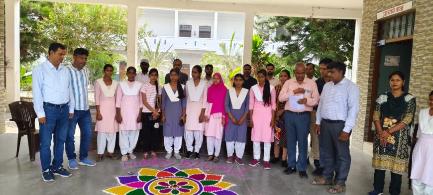 चौधरी चरण सिंह महाविद्यालय बरदरी में रंगोली प्रतियोगिता का आयोजन किया गया