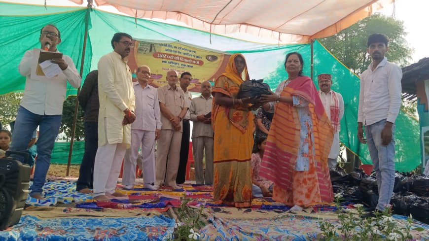 आदिवासी गांव बिजहना में अंधेरे घरों की दिवाली बनो कार्यक्रम का हुआ भव्य आयोजन