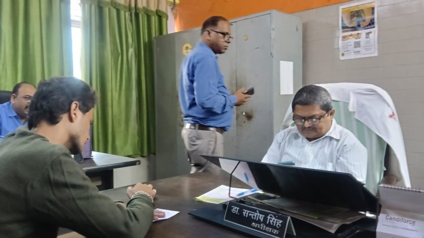 ए सी एम ओ डाक्टर डी के श्रीवास्तव ने सामुदायिक स्वास्थ्य केन्द्र सिरौलीगौसपुर का निरीक्षण किया