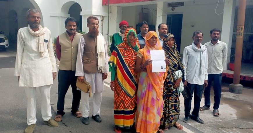 वेतन उपलब्ध करवाये जाने की मांग को लेकर कर्मचारियों ने सिटी मजिस्ट्रेट को सौपा ज्ञापन