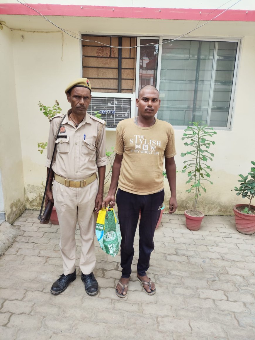 थाना राजापुर पुलिस टीम ने 01 अभियुक्त को 22 पाउच नाजायज देशी शराब के साथ किया गिरफ्तार