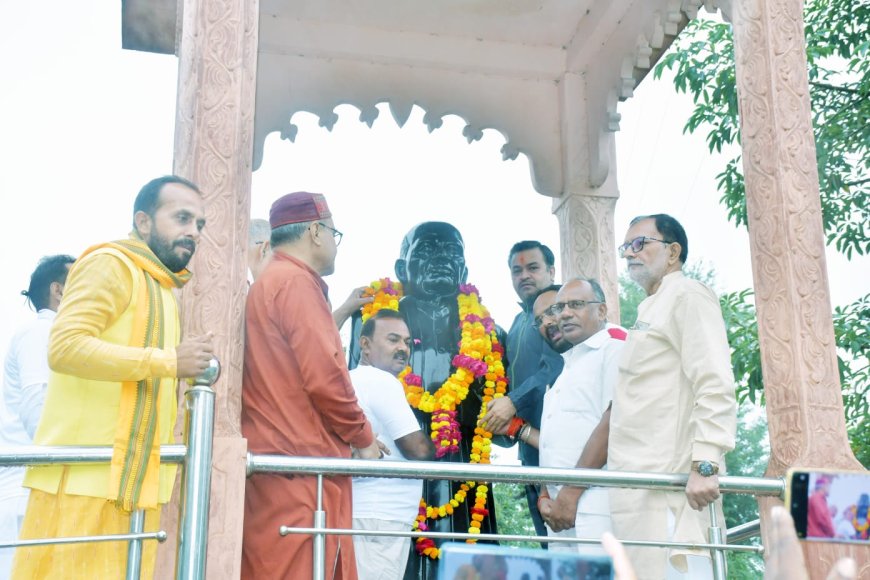 लौह पुरुष सरदार वल्लभ भाई पटेल जी की मूर्ति पर माल्यार्पण  कर रन फॉर यूनिटी एकता की दौड़, अखंडता का संकल्प का किया गया शुभारंभ