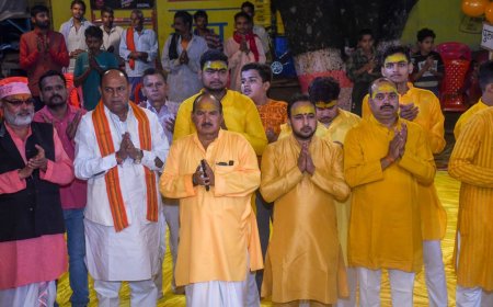 निवर्तमान विधायक ने कथा में आकर किया आचार्य श्री का सम्मान