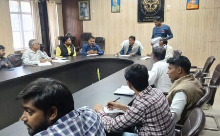 खंण्ड विकास अधिकारी संजीव गुप्ता की अध्यक्षता में विकास कार्यों की समीक्षा बैठक हुई