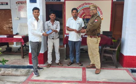 बार पुलिस ने दो गिरे खोये हुए मोबाइल फोन अनुमानित कीमत करीब 31990 रुपये को बरामद कर उनके स्वामी को सुपुर्द कर चेहरे पर लौटाई मुस्कान