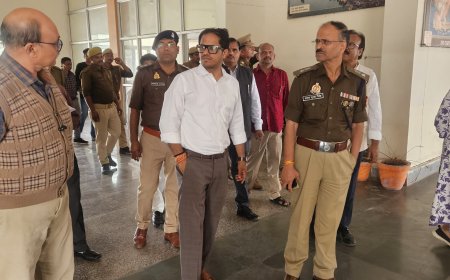 जिलाधिकारी एवं पुलिस अधीक्षक  द्वारा रोडवेज बस स्टॉप बेड़ी पुलिया कर्वी का निरीक्षण किया गया।
