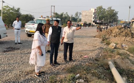 उप परिवहन (परिक्षेत्र), झींसी  के०डीत सिंह गौर द्वारा उप सम्भागीय परिवहन अधिकारी कार्यालय, चित्रकूट का निरीक्षण किया गया।