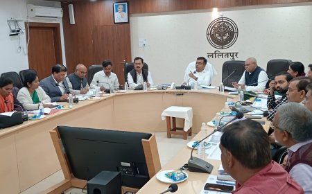 जिलाधिकारी ने जनपद में स्वास्थ्य सेवाओं को और बेहतर करने के लिए स्वास्थ्य विभाग के कार्यों समीक्षा की