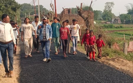  गोबरिया में घटिया सड़क निर्माण पर ग्रामीणों का हंगामा