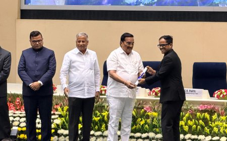 जनपद चित्रकूट के जिलाधिकारी  पुलकित गर्ग को मिला छठा राष्ट्रीय जल एवं जल संचय जन भागीदारी अभियान 1.0 के अन्तर्गत पुरस्कार