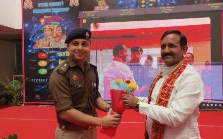 पुलिस महानिदेशक उत्तर प्रदेश के निर्देशन में कारपेट एक्सपो मार्ट भदोही में साइबर सिक्योरिटी अवेयरनेस वर्कशॉप कार्यक्रम का आयोजन किया गया