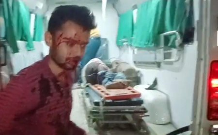 गुरुवार की सडक दुर्घटना में दो लोग घायल संयुक्त चिकित्सालय सिरौलीगौसपुर में चल रहा है उपचार