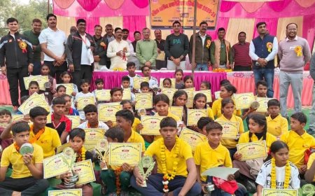 ब्लॉक स्तरीय एथलेटिक्स में बच्चो की प्रतिभा चमकी बेसिक शिक्षा अधिकारी ने बच्चो को किया पुरुस्कृत