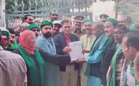 विभिन्न समस्याओं को लेकर भाकियू ने डीएम कार्यालय का किया घेराव,किसानों को मनाने में अधिकारियों के फूले हाथ-पाँव