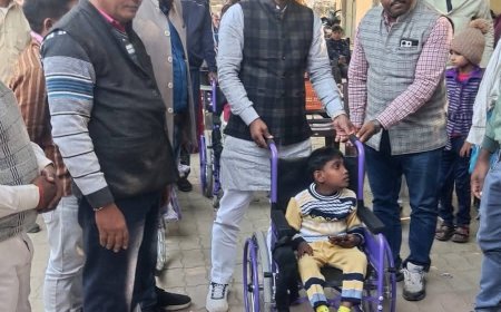 दिव्यांग उपकरण पाकर खिले मासूमों के चेहरे