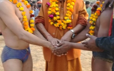 मेला महोत्सव के अवसर पर विशाल दंगल/कुश्ती प्रतियोगिता में ख्याति प्राप्त पहलवानों की हुई कुश्तियां।