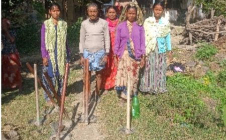 ग्राम पंचायत भूसहर पुरी में मनरेगा के कार्यों में बड़ा फर्जीवाड़ा सामने आया है। गरीब मजदूरों के हक पर खुलेआम डाका डालते हुए यहाँ काम के नाम पर फोटो से फोटो निकालकर फर्जी उपस्थिति दिखाए जाने का चौंकाने वाला मामला उजागर हु आ है।