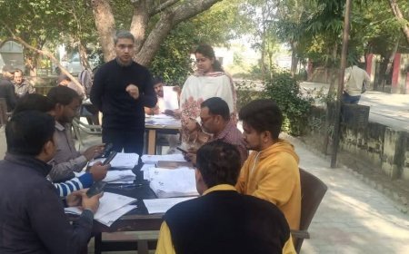 जिलाधिकारी ने ब्लॉकों का किया अचौंक निरीक्षण, SIR अभियान की प्रगति पर की सख्त समीक्षा