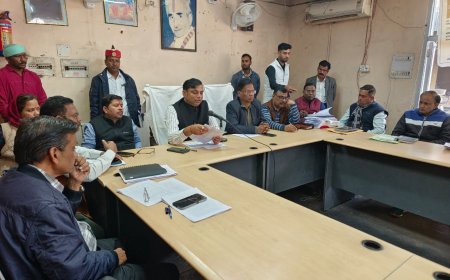 अंतिम तिथि नजदीक घर घर पहुंचकर एसआईआर फार्म भरवाएं कार्मिक एडीएम