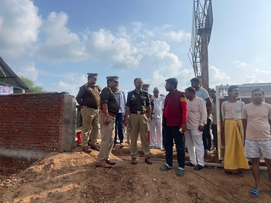 केन्द्रीय पत्तन,पोत परिवहन और जलमार्ग मंत्री भारत सरकार के मडफा पहाड़ कोलौहा के निकट स्थित शंकराचार्य आश्रम में आगमन के दृष्टिगत पुलिस अधीक्षक चित्रकूट द्वारा कार्यक्रम स्थल का भ्रमण कर सुरक्षा व्यवस्था का जायजा लिया गया।